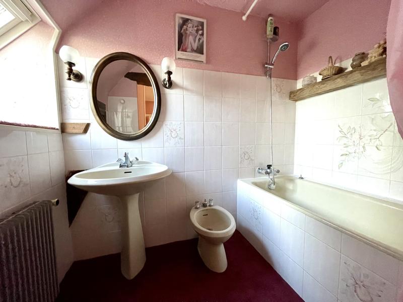 Maison - 274 m² - 12 pièces