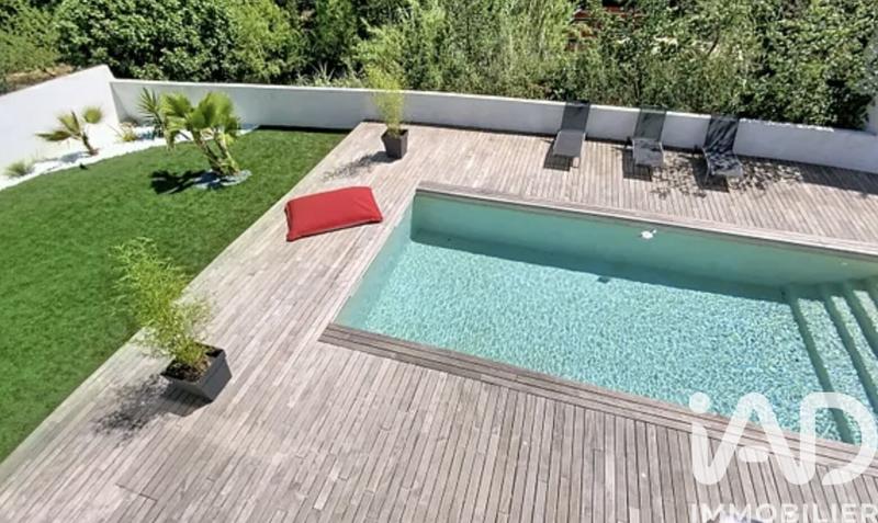 Maison - 196 m² - 5 pièces