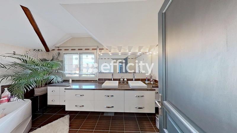 Maison - 145 m² - 5 pièces