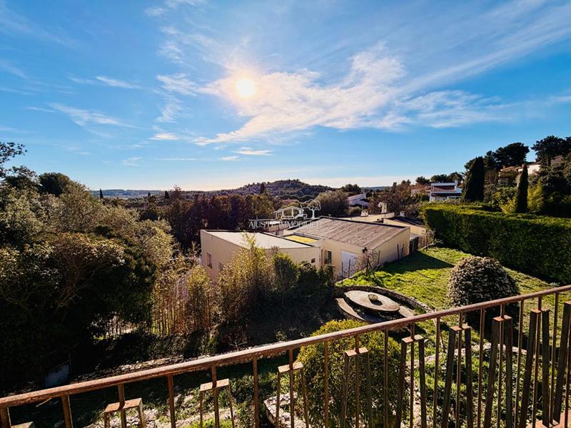 Maison - 260 m² - 5 pièces