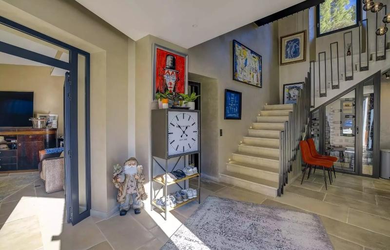 Villa - 216 m² - 6 pièces