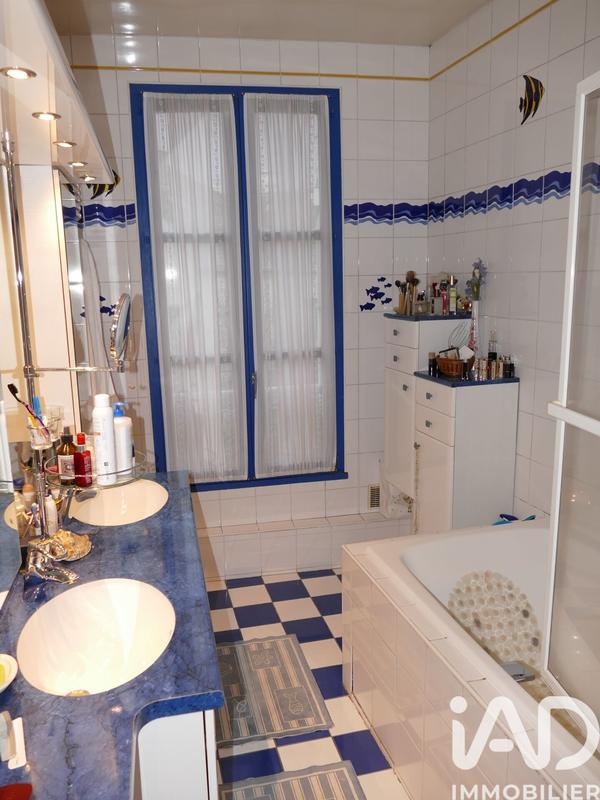 Maison - 228 m² - 12 pièces