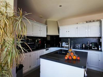 Maison - 215 m² - 14 pièces