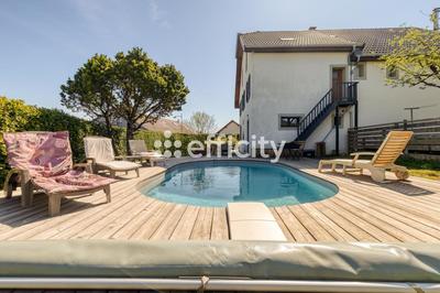 Maison - 228 m² - 9 pièces