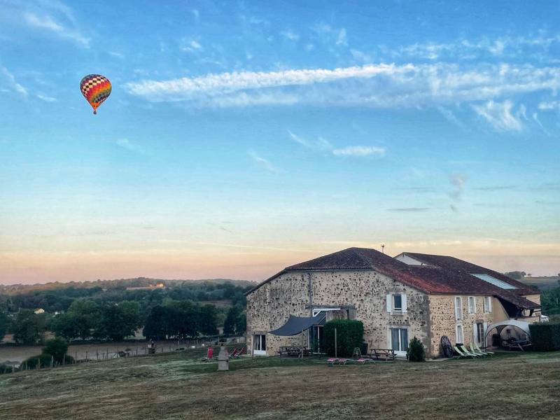 Propriété - 1 269 m² - 45 pièces