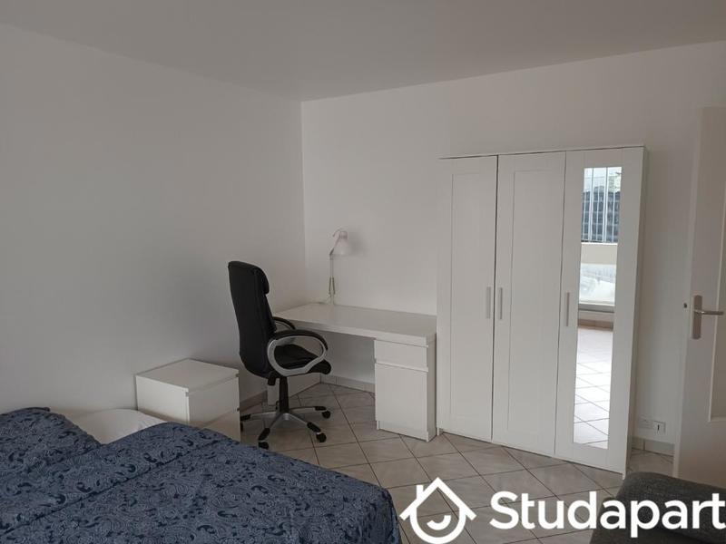 Chambre - 10 m² - 1 pièce