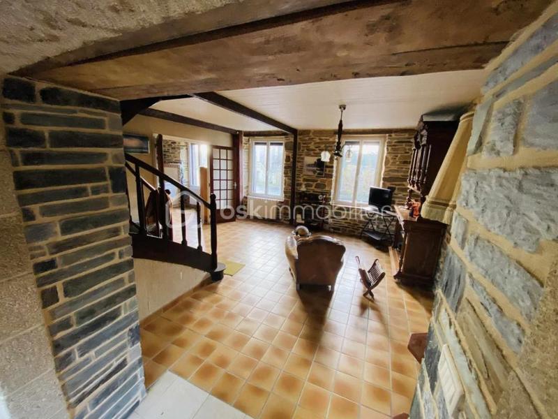 Maison en pierre - 1 638 m² - 10 pièces