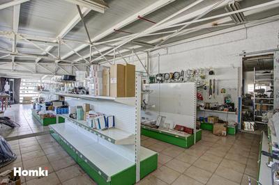 Local commercial - 470 m² - 6 pièces