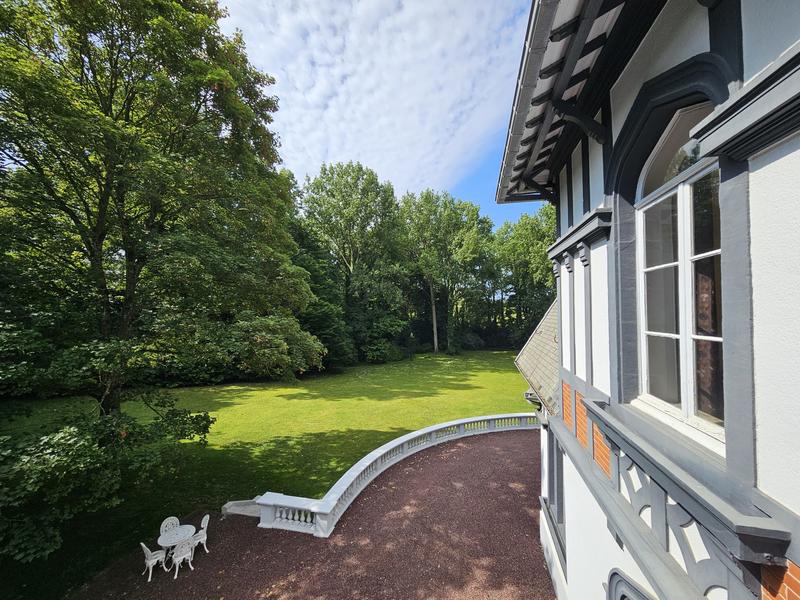 Maison - 297 m² - 8 pièces