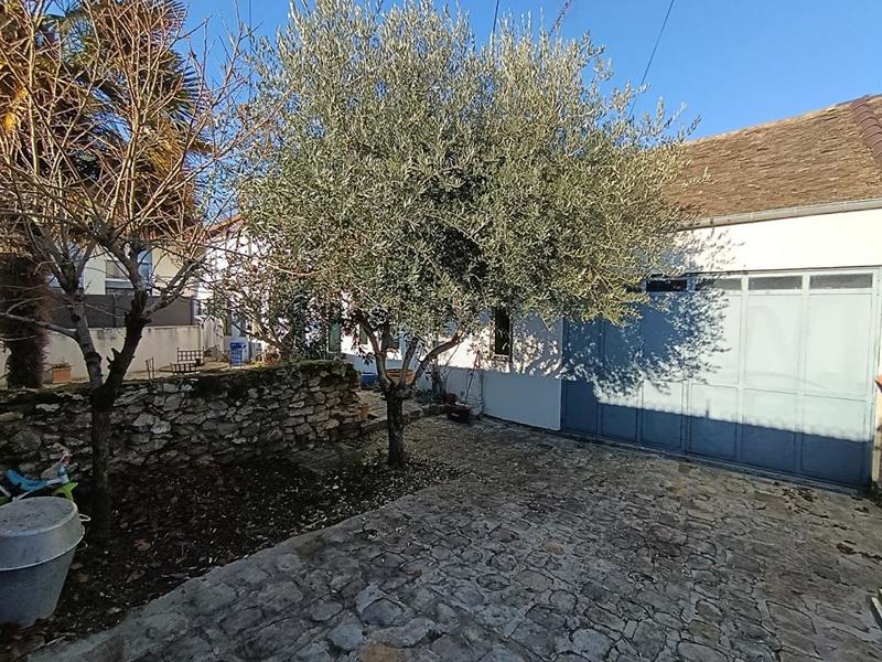 Maison - 202 m² - 8 pièces