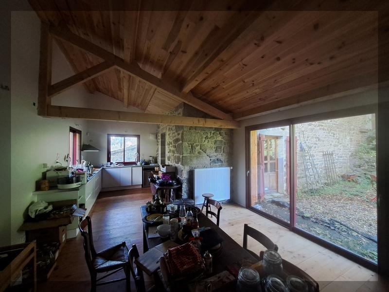 Maison - 367 m² - 11 pièces