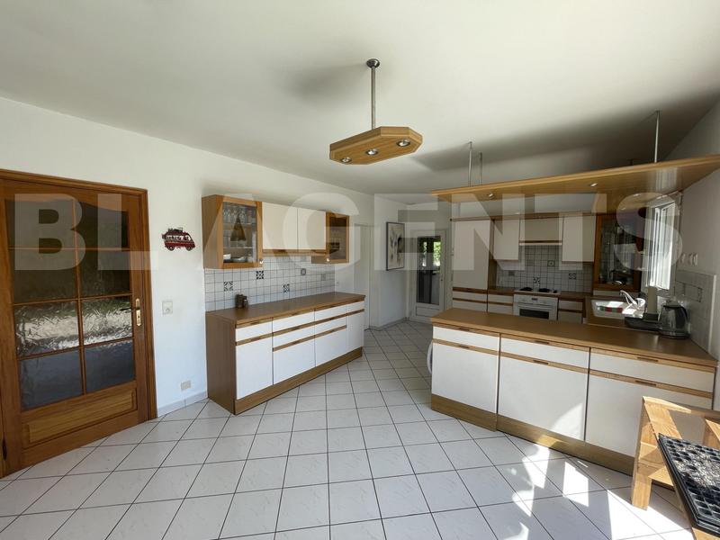 Propriété - 340 m² - 11 pièces