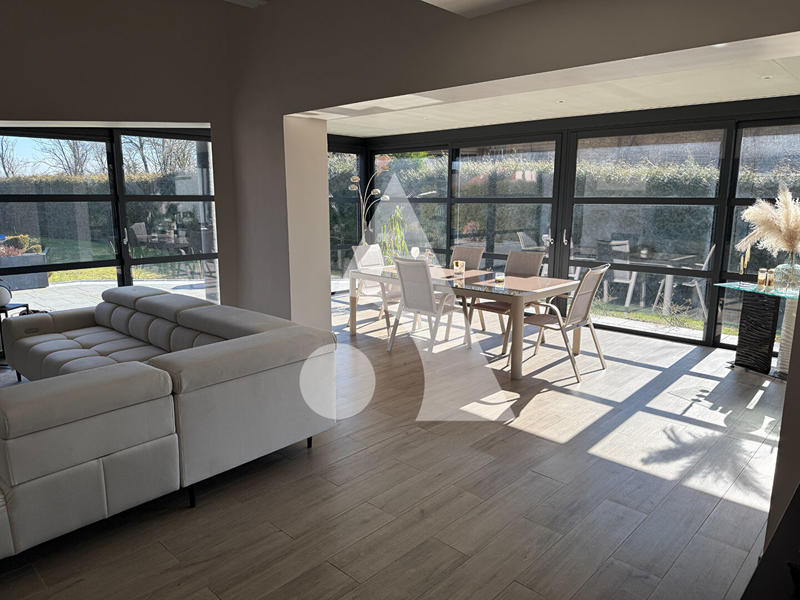 Villa - 185 m² - 6 pièces