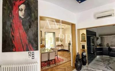 Villa - 289 m² - 8 pièces