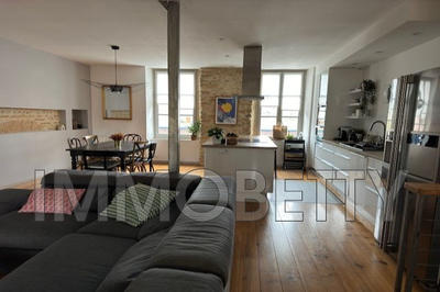 Appartement - 90 m² - 4 pièces