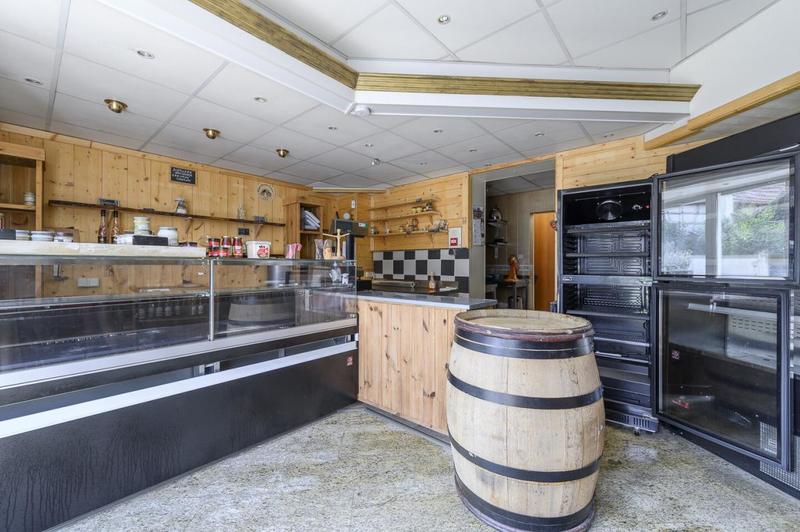 Maison - 405 m² - 6 pièces