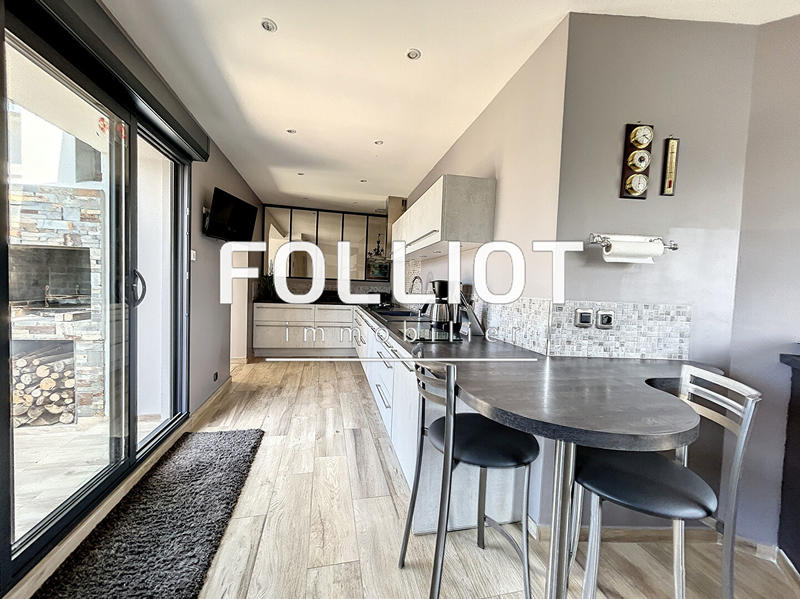 Maison - 286 m² - 7 pièces