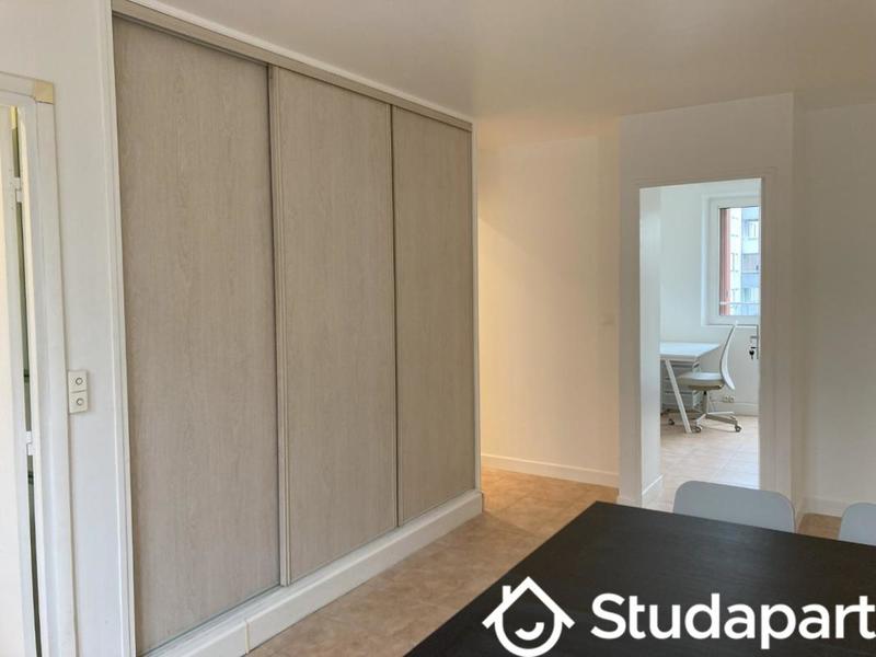 Chambre - 9 m² - 1 pièce