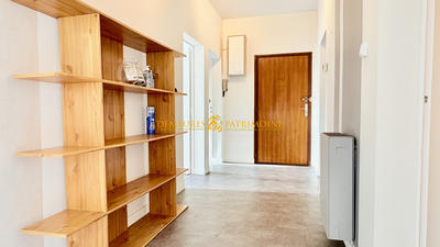 Appartement - 90 m² - 3 pièces