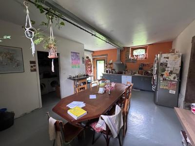 Propriété - 280 m² - 9 pièces