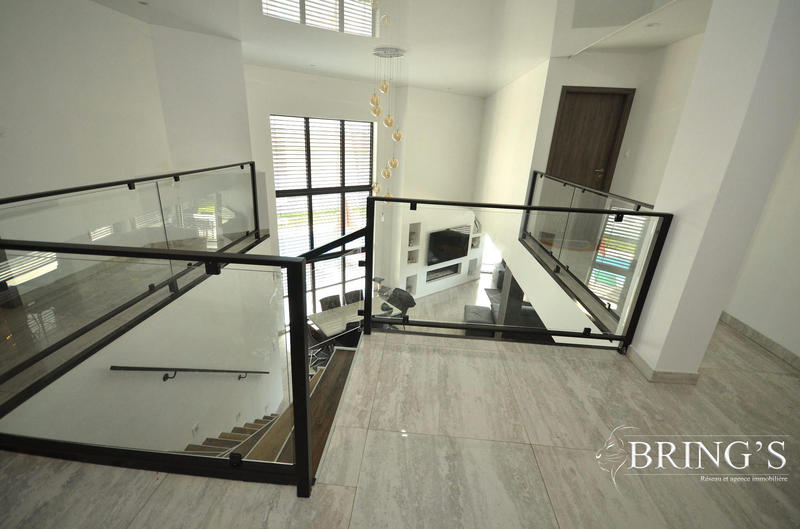 Villa - 275 m² - 7 pièces