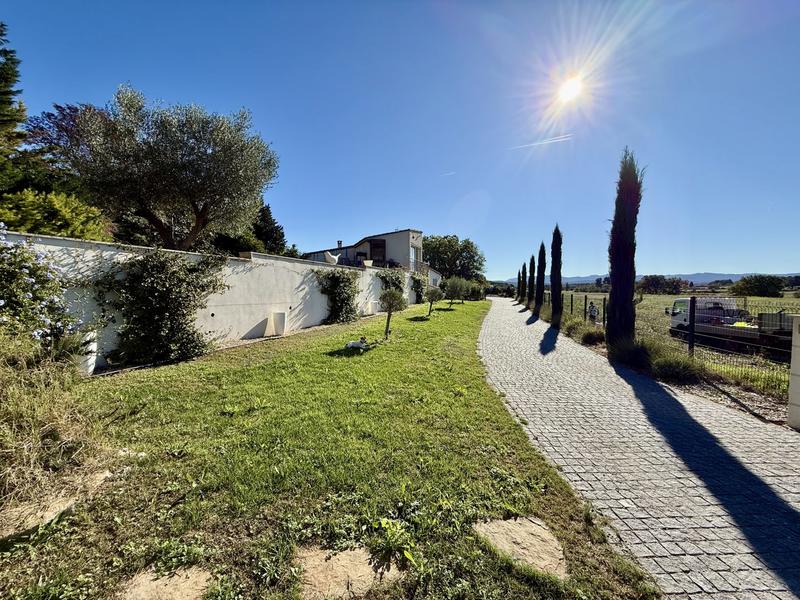 Villa - 280 m² - 8 pièces