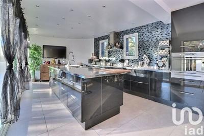 Maison - 279 m² - 7 pièces