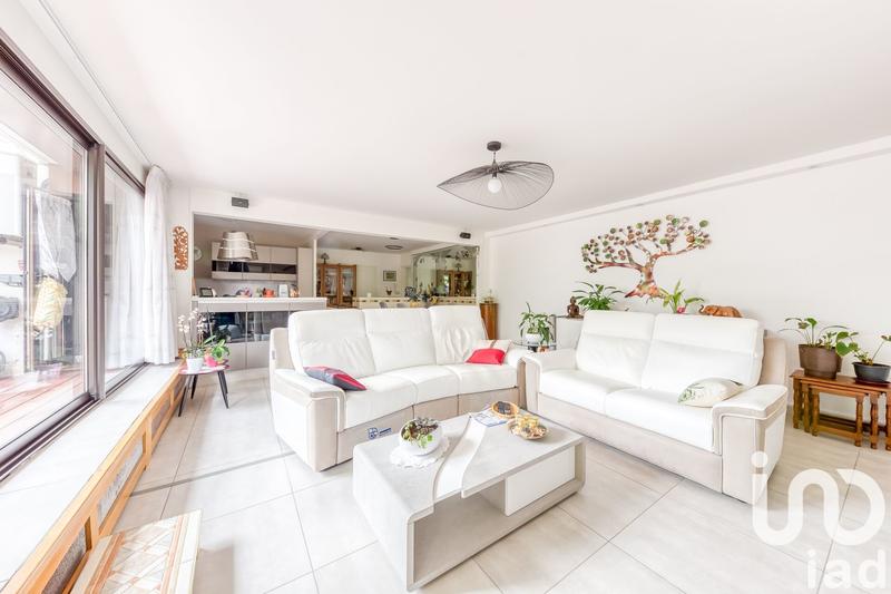 Appartement - 104 m² - 5 pièces