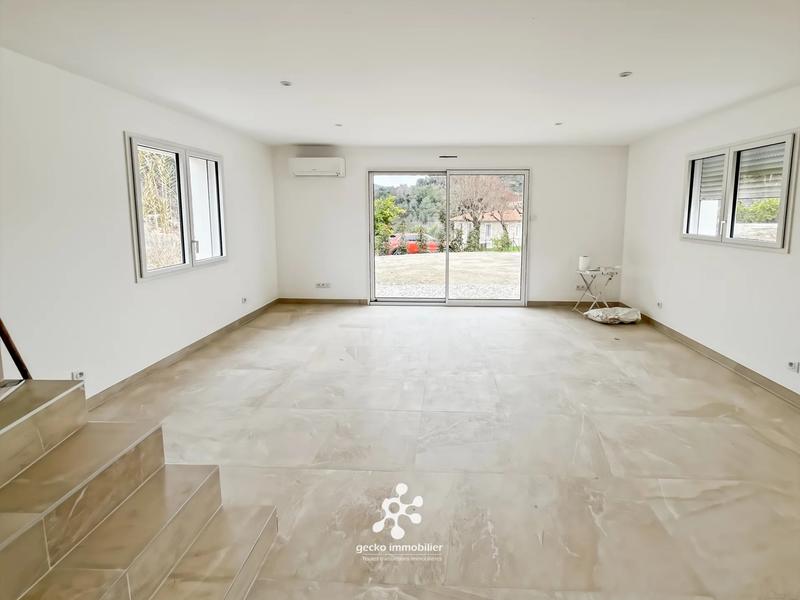 Maison - 122 m² - 4 pièces