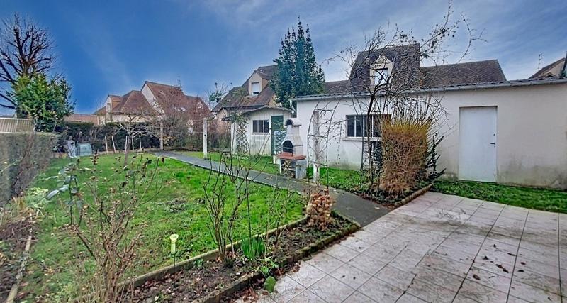 Maison - 93 m² - 5 pièces