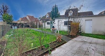 Maison - 93 m² - 5 pièces