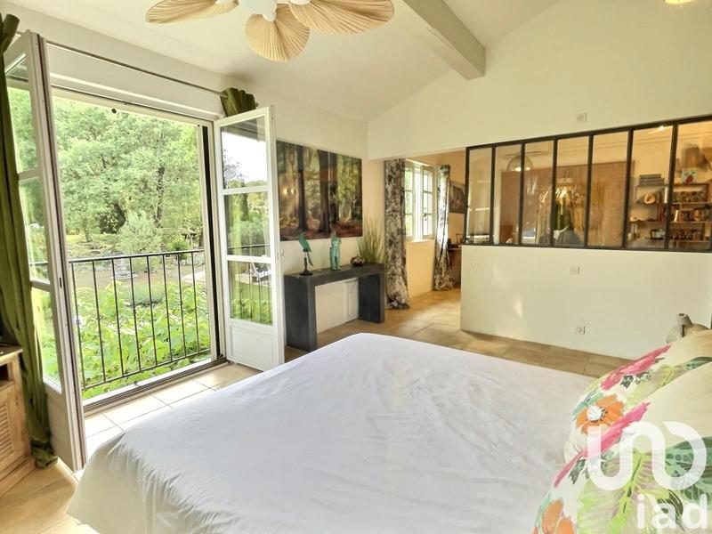 Maison - 332 m² - 10 pièces