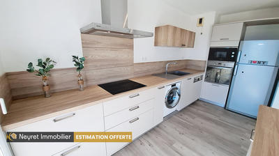 Appartement - 81 m² - 4 pièces