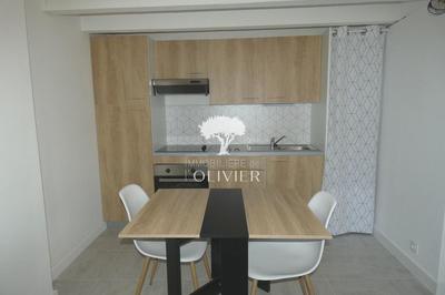 Studio - 30 m² - 1 pièce