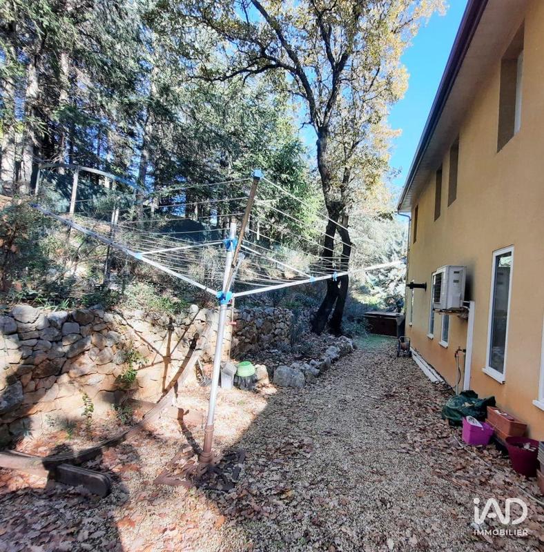 Maison - 235 m² - 4 pièces