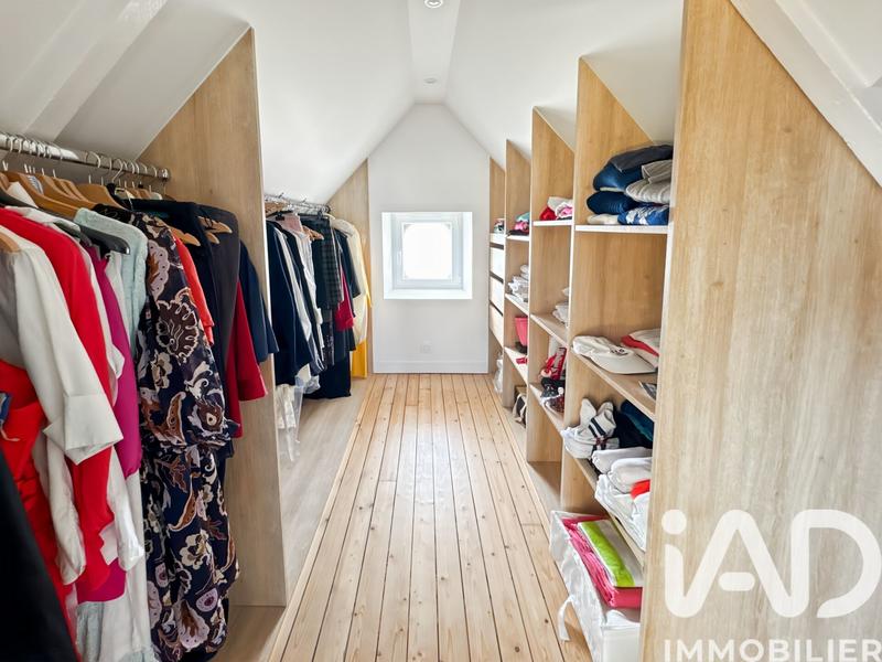 Maison - 220 m² - 7 pièces