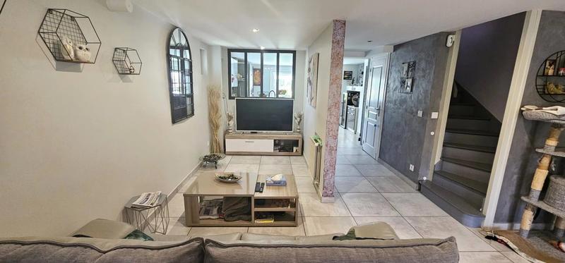 Maison - 220 m² - 5 pièces