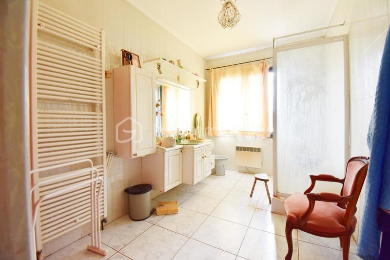 Propriété - 320 m² - 14 pièces