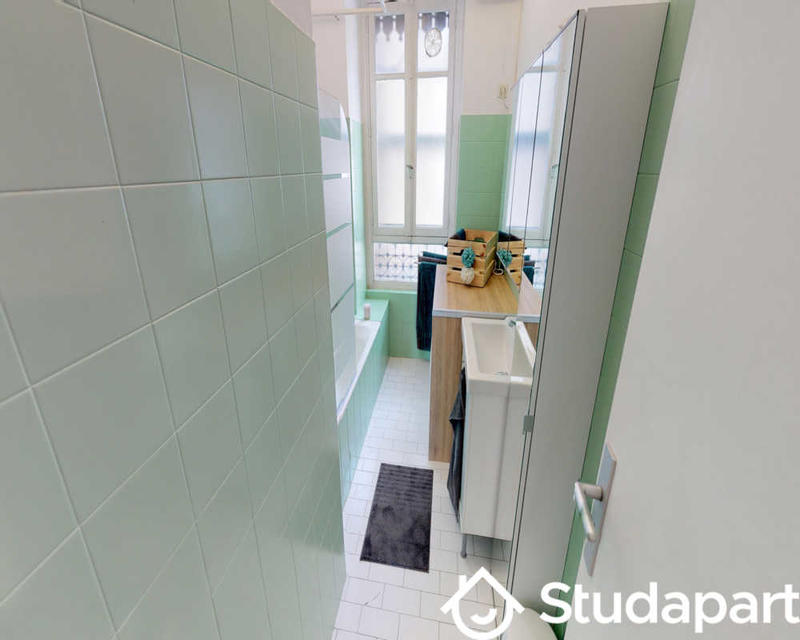 Chambre - 70 m² - 1 pièce