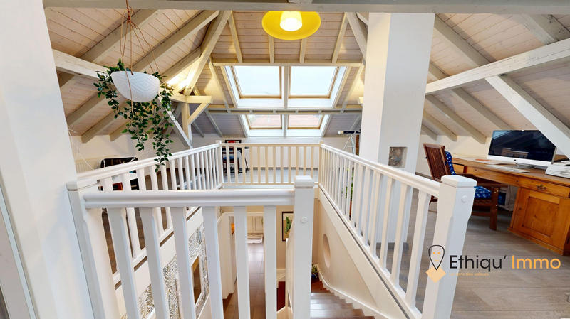 Maison - 200 m² - 6 pièces