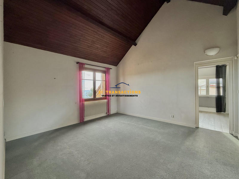 Maison - 220 m² - 8 pièces