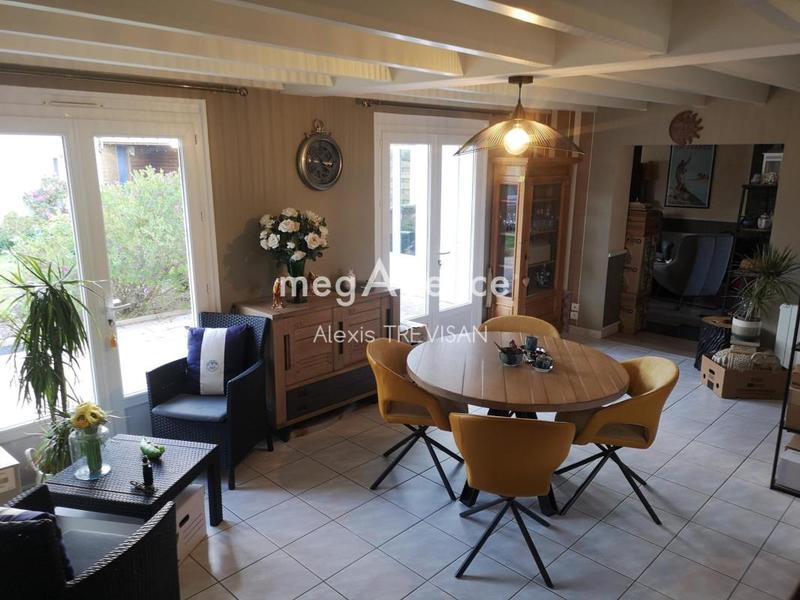 Maison - 143 m² - 8 pièces