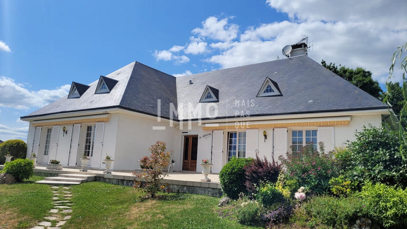 Maison - 231 m² - 10 pièces