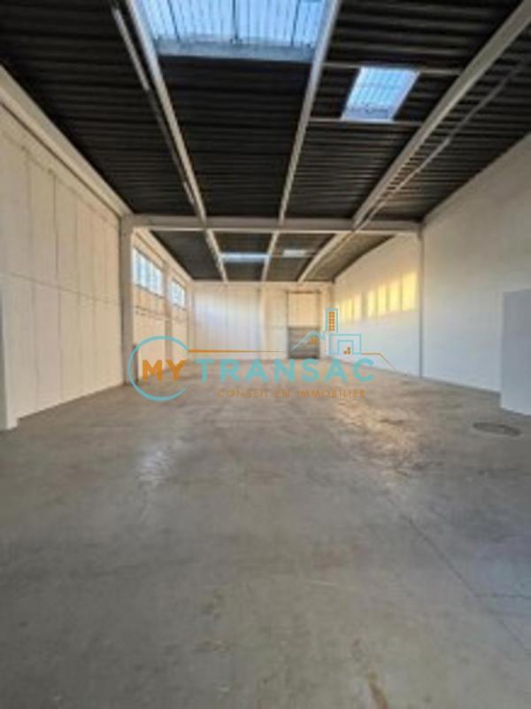Local d'activité / Entrepôt - 304 m²