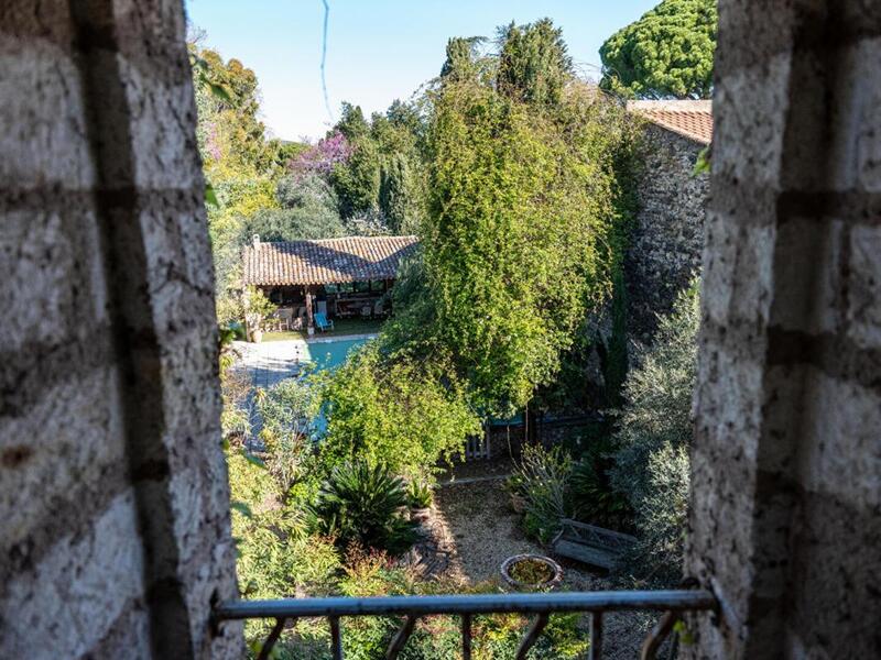 Maison - 350 m² - 12 pièces