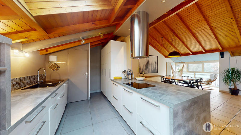 Maison - 263 m² - 5 pièces