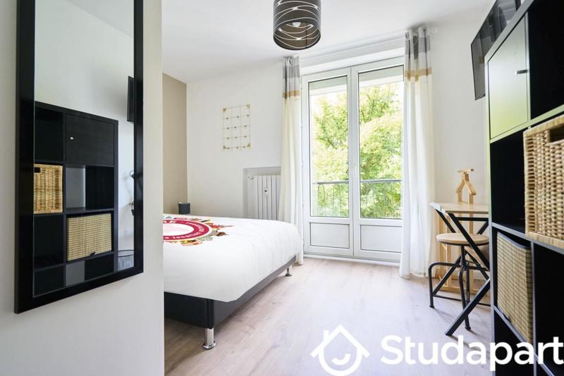 Chambre - 10 m² - 1 pièce