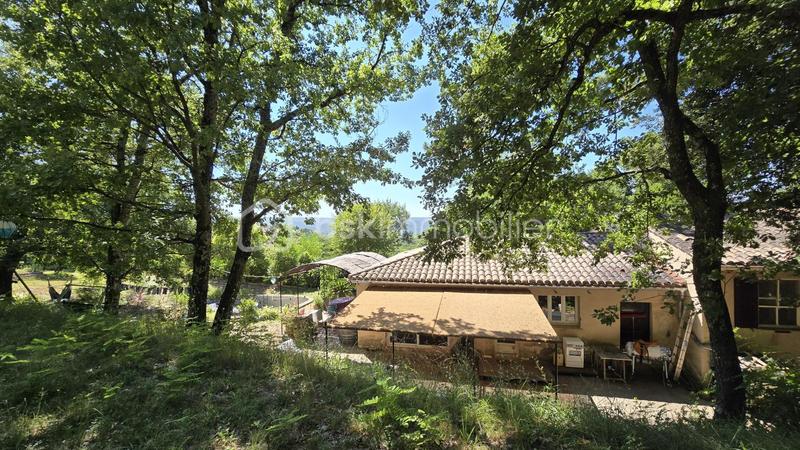 Maison traditionnelle - 136 m² - 5 pièces