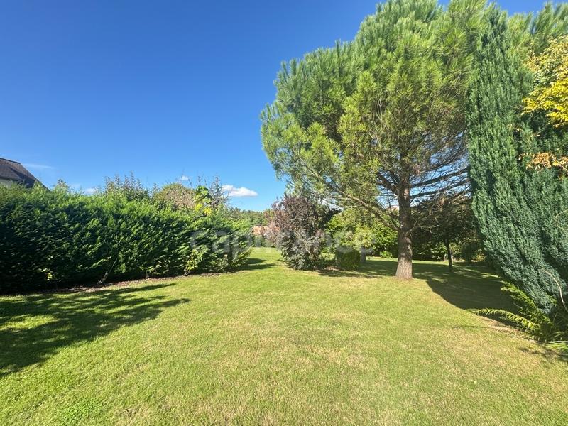 Propriété - 230 m² - 7 pièces