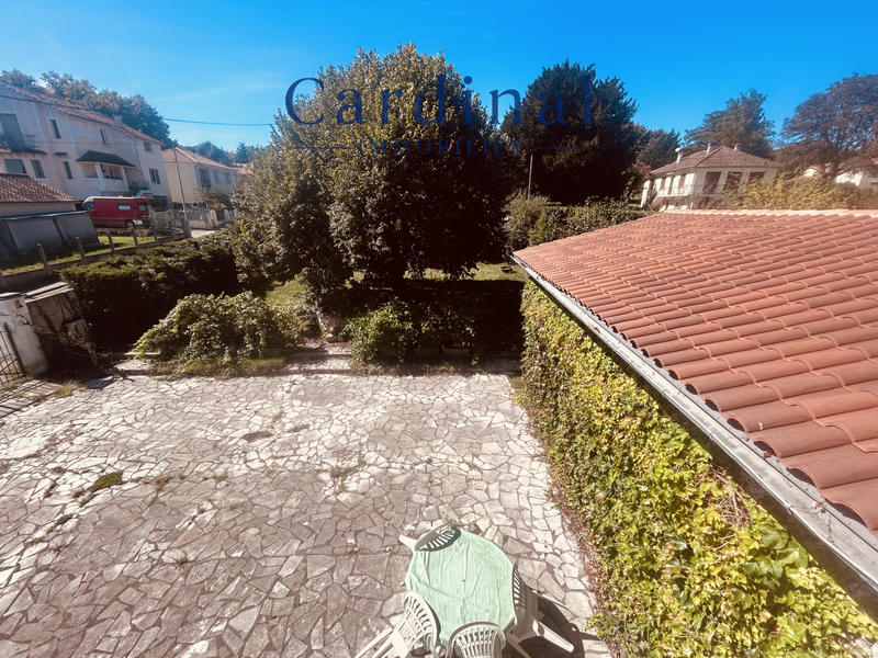 Maison - 230 m² - 10 pièces